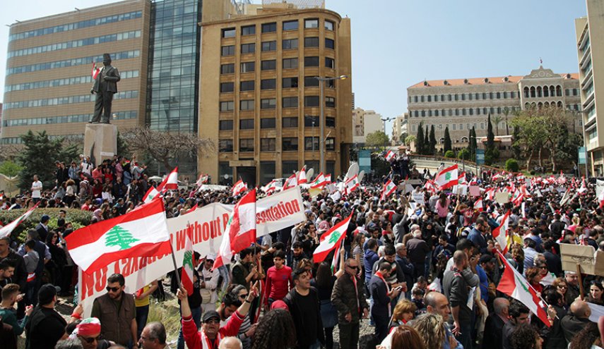 سفارات أجنبية وعربية في بيروت تتخذ إجراءات على وقع الاحتجاجات