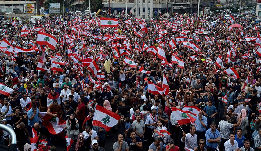 عندما يضرب المتظاهرون اللبنانيون مثلا بسوريا.. أوضاعها أفضل رغم الحرب!