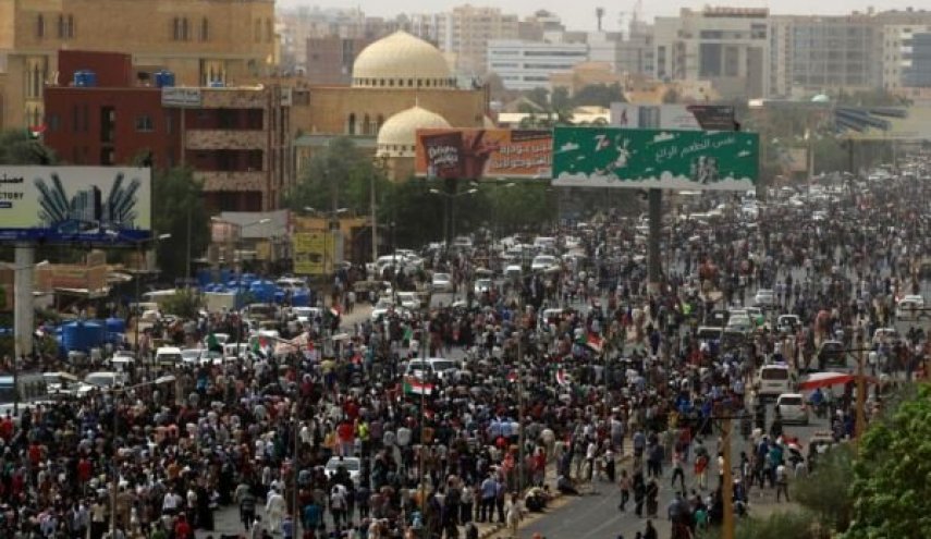 برگزاری راهپیمایی گسترده در خارطوم و دیگر شهرهای سودان
