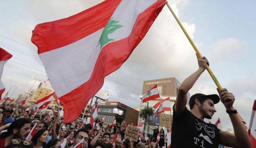 معترضان لبنانی خواستار کناره‌گیری حریری شدند