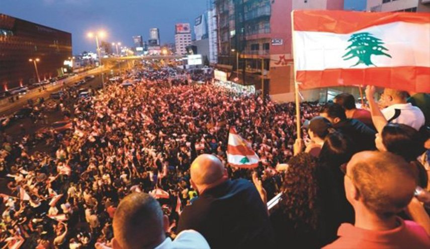 جلسة للحكومة اللبنانية الخميس وعون يطلب فتح الطرق