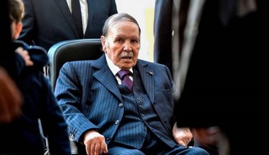 وزير من حكومة بوتفليقة أول المترشحين لانتخابات الرئاسة الجزائرية