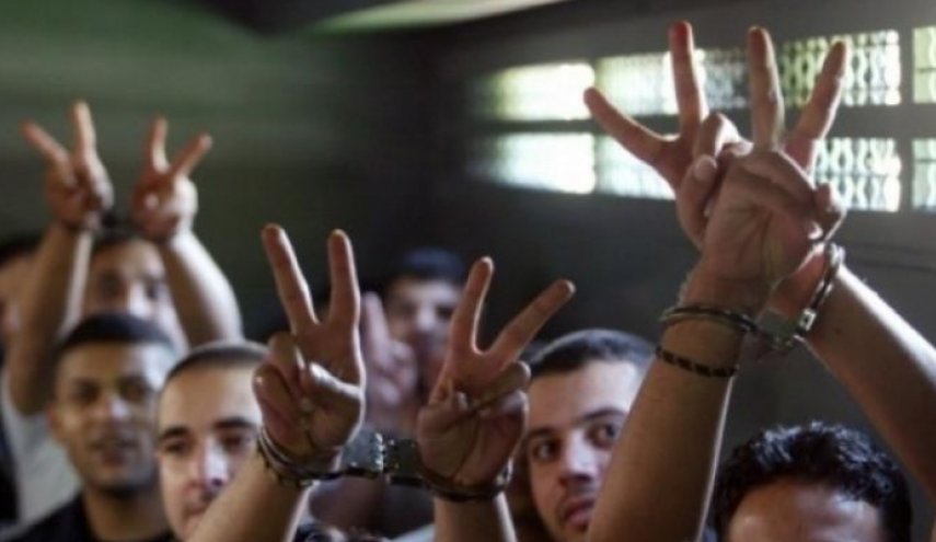5 أسرى يواصلون إضرابهم عن الطعام في سجون الاحتلال