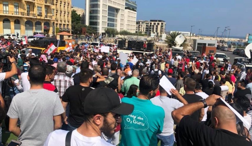 تواصل الاحتجاجات في لبنان لليوم الثامن على التوالي