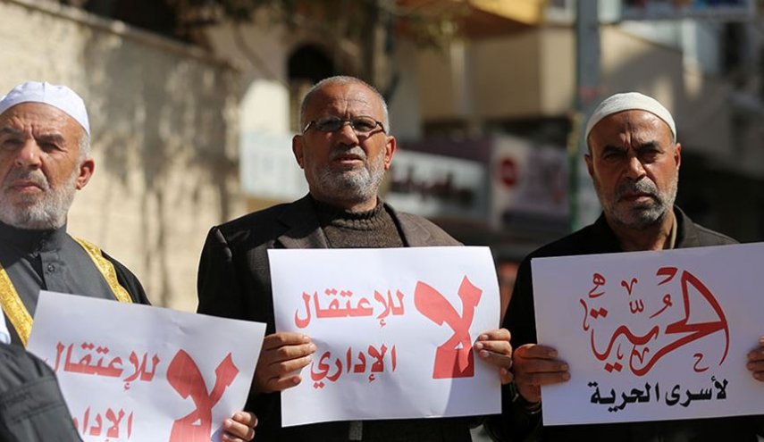 5 أسرى يواصلون إضرابهم عن الطعام في سجون الاحتلال
