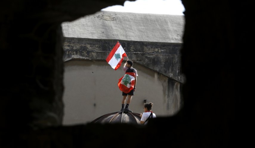 لبنان.. مسارات أزمة لا أفق دستورياً لها 