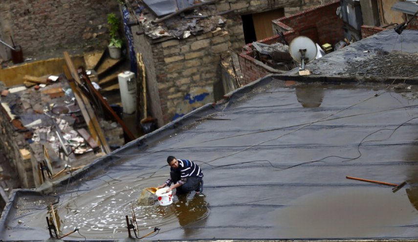 مصرع مواطن مصري جراء انهيار عقار بسبب الأمطار 