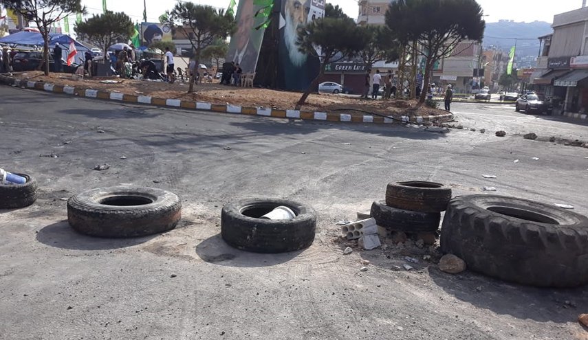 الجيش اللبناني والقوى الأمنية يقومون بفتح دوار كفررمان بكافة اتجاهاته