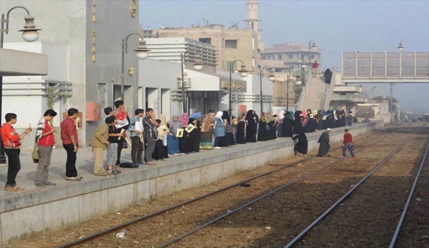 هكذا علق وزير النقل المصري على حادث قطار الإسكندرية - الأقصر