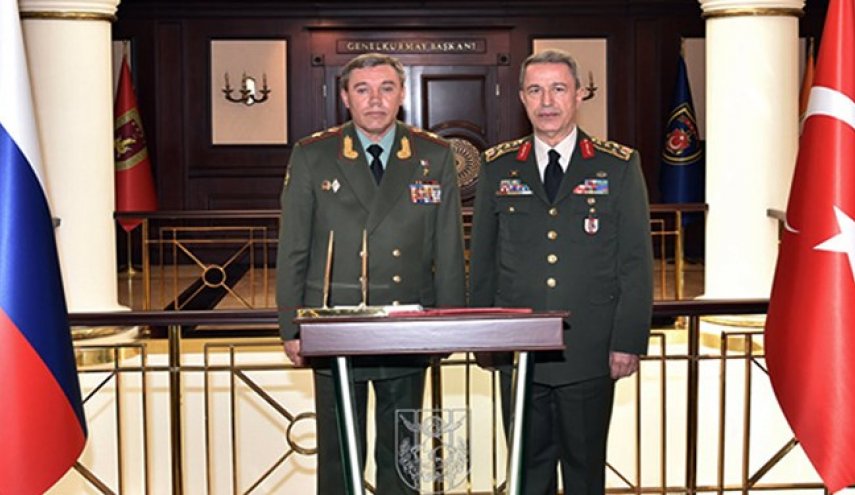 وزیر دفاع ترکیه: همکاری ما با روسیه با موفقیت تداوم می‌یابد
