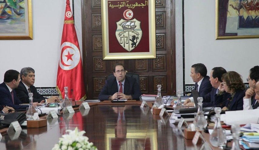 قرار حكومي بمراقبة إدارية ومالية لوزارة الخارجية في تونس