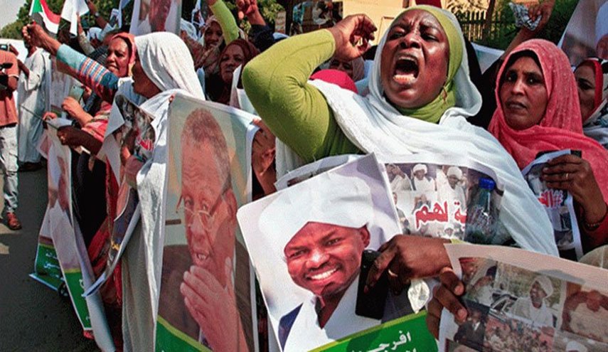 حزب سودانی، امارات و عربستان را به توطئه برای ناکام گذاشتن انقلاب متهم کرد