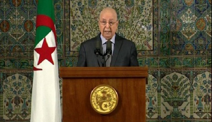 الرئيس الجزائري المؤقت يعتبر الانتخابات القادمة 'عرسا وطنيا'
