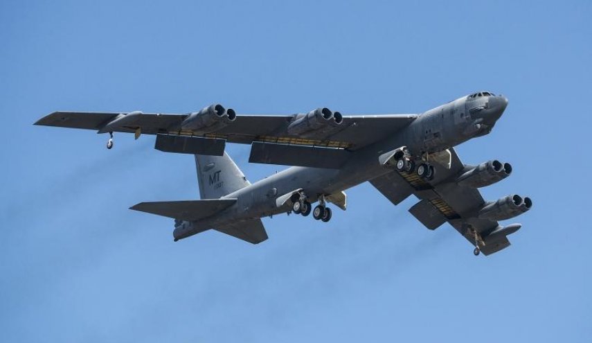 پرواز بمب‌افکن راهبردی آمریکا نزدیک پایگاه هوایی روسیه در سوریه
