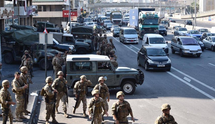الجيش اللبناني يفتح اوتوستراد جل الديب شمال بيروت بالكامل