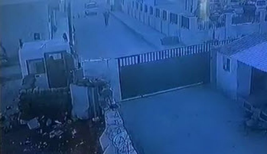 لحظه انفجار خودوری انتحاری مقابل درب اداره پلیس شهر الراعی شمال حلب