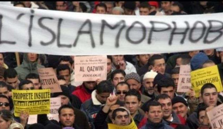 تظاهرات مسلمانان در پاریس در اعتراض به افزایش اسلام هراسی
