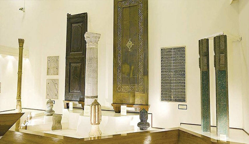 عكاظ: التركي تسلل الى متحف مكة عبر فتحات التكييف