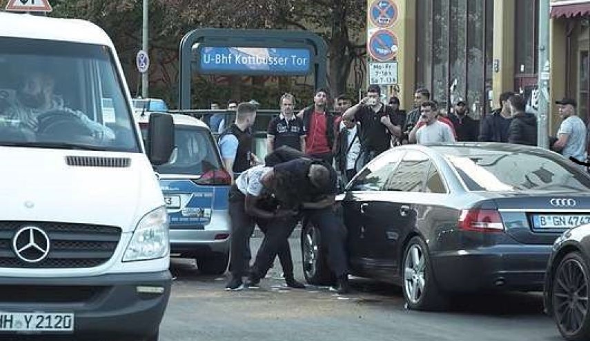 الشرطة الألمانية تعتقل 3 أشخاص خططوا لهجوم إرهابي
