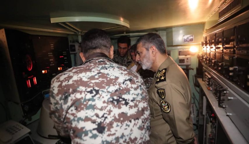 فرمانده کل ارتش از مواضع پدافندی نیروگاه اتمی بوشهر بازدید کرد
