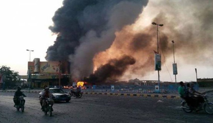 إصابة يمني في قصف للغزاة والمرتزقة على الحديدة