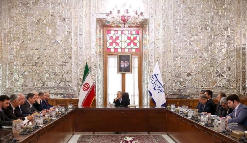 لاريجاني يؤكد على تنمية العلاقات بين طهران وتبليسي
