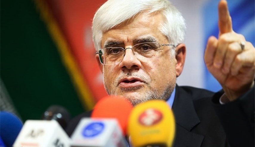  نامه عارف به لاریجانی برای برگزاری جلسه‌ای با حضور روحانی و رئیسی درباره بنزین