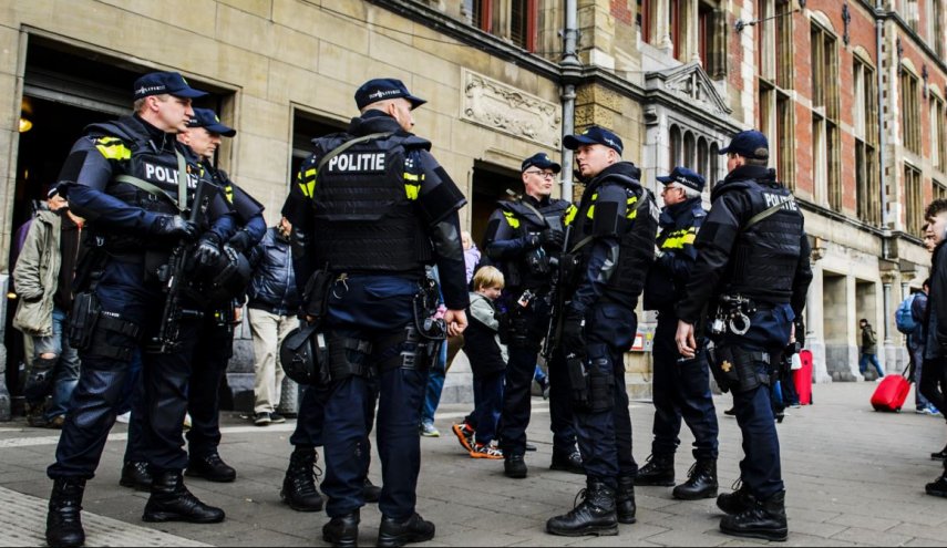القبض على إرهابيتين من داعش في هولندا