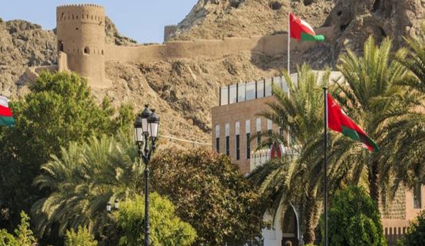 'المكرمات' يلقي بظلاله على سلطنة عمان 