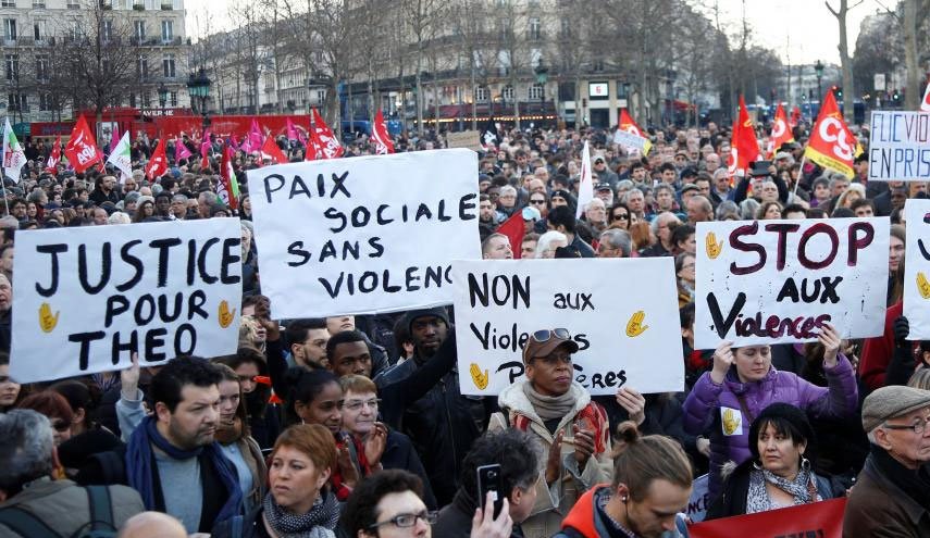 معضل تازه برای ماکرون؛ خودسوزی دانشجوی فرانسوی و اعتراضات دانشجویان