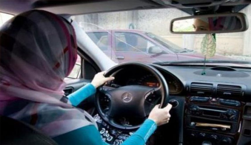 من يقود السيارة بشكل أفضل النساء أم الرجال؟ دراسة حديثة تجيب..