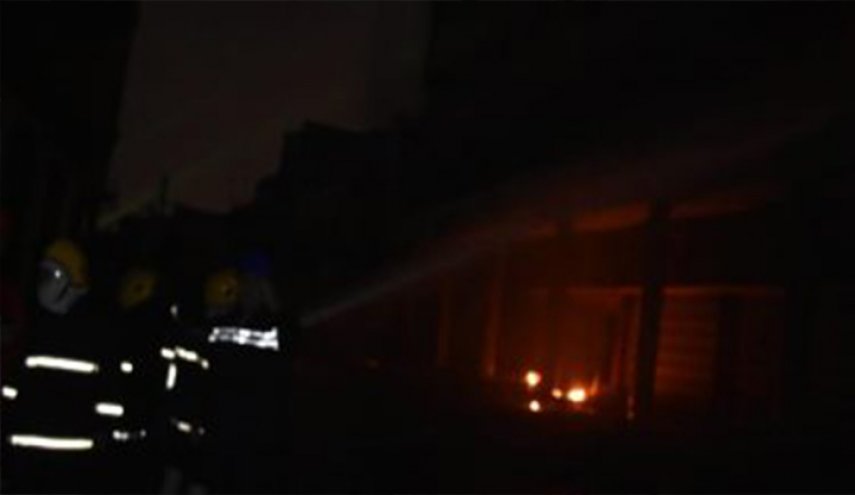 أضرار مادية اثر اندلاع حريق بمبنى في شارع الرشيد وسط بغداد