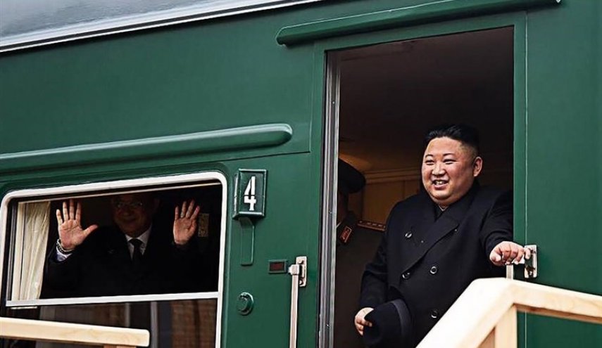 تغییر سبک لباس رهبر کره شمالی به چه معناست؟+عکس
