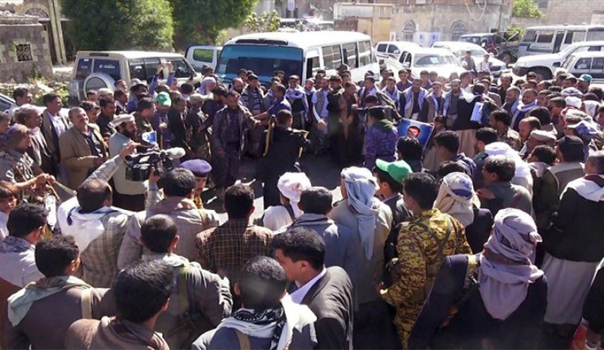 حفل استقبال 24 أسيرا للجيش واللجان الشعبية بحجة في اليمن