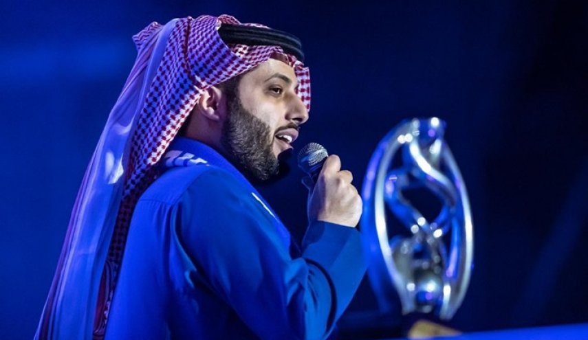 تركي آل الشيخ  يغادر السعودية للعلاج بعد تدهور صحته