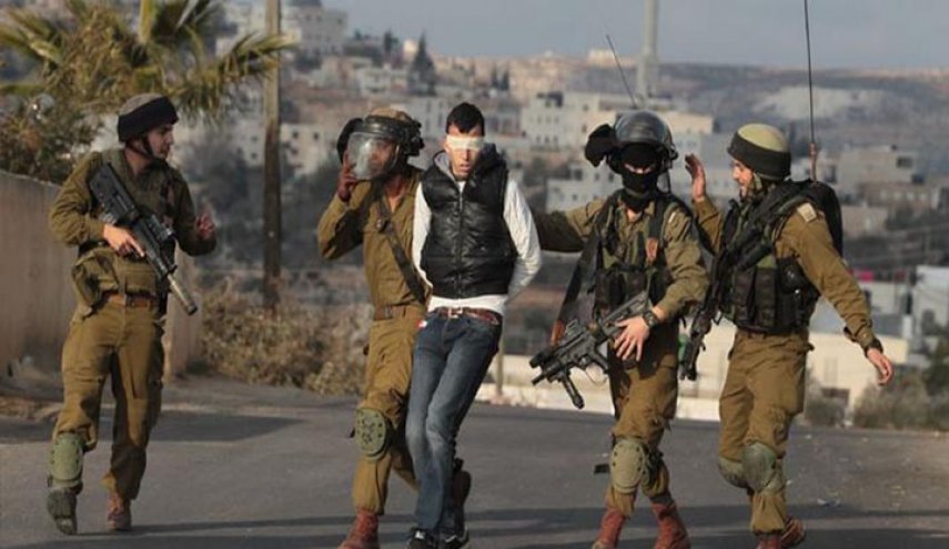 الاحتلال يعتقل 8 فلسطينيين في الضفة الغربية