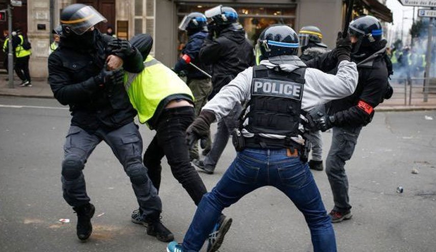 بازداشت 13 نفر در اعتراضات سراسری فرانسه