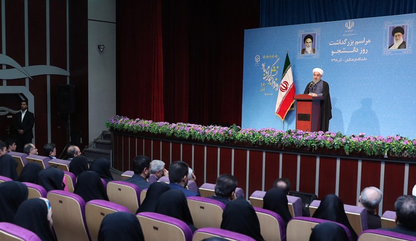 روحانی: اگر مذاکره منجر به شکستن توطئه دشمن شود، کار انقلابی است/ بنزین دو نرخی فساد آورست اما در شرایط اضطراریم
