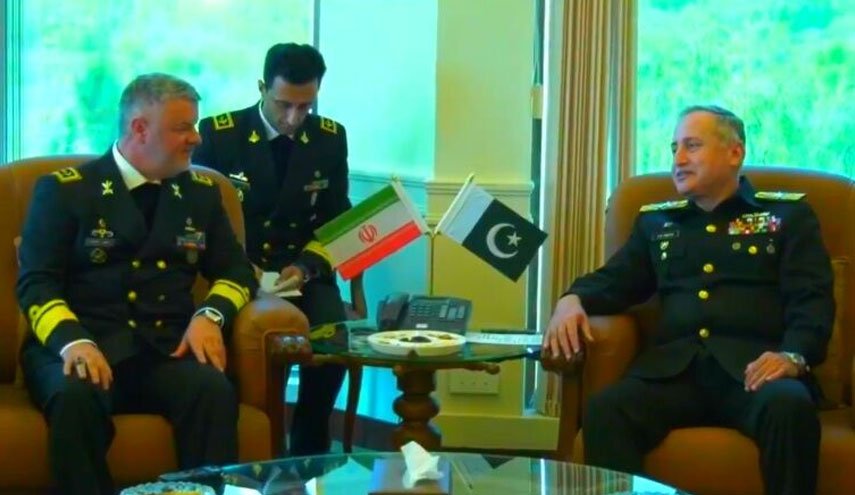 سفر امیر خانزادی به اسلام آباد/ رایزنی ایران و پاکستان برای همکاری‌ نیروی دریایی دوکشور