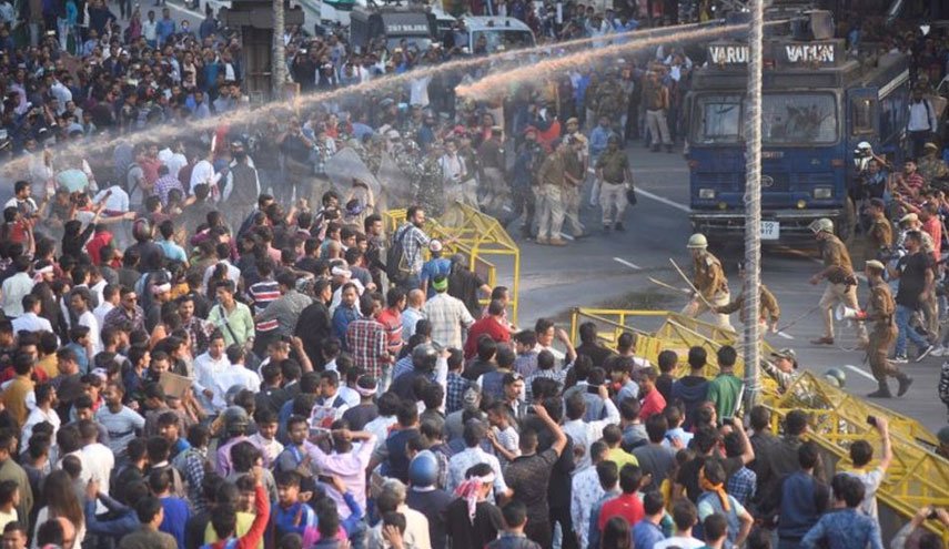 تظاهرات گسترده هندی ها در اعتراض به تصویب لایحه شهروندی