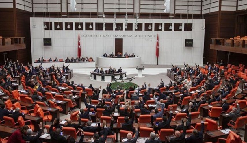 پارلمان ترکیه: به رسمیت شناختن «نسل‌کشی ارامنه» توسط آمریکا، یک بازی کثیف است
