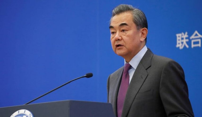 وزیر خارجه چین: هرگز تحریم یکجانبه و قلدری آمریکا را نمی‌پذیریم
