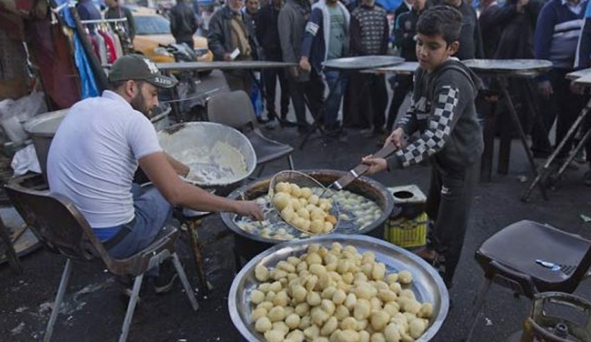 کاهش توزیغ غذا بین معترضان در بغداد