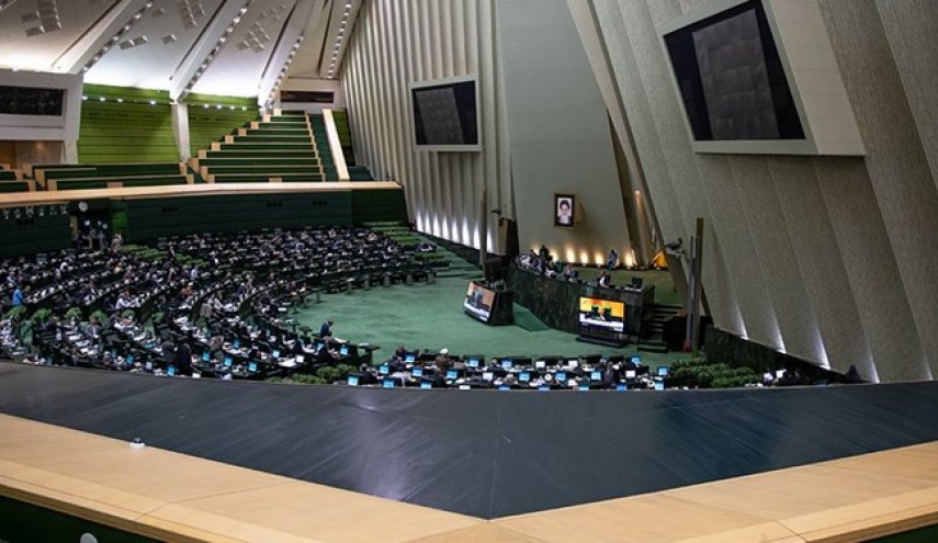 کلیات طرح بانکداری جمهوری اسلامی در مجلس تصویب شد
