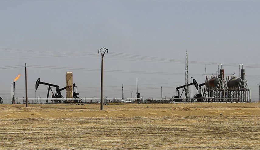 مصريون وسعوديون الى سوريا باشراف اميركي لسرقة النفط