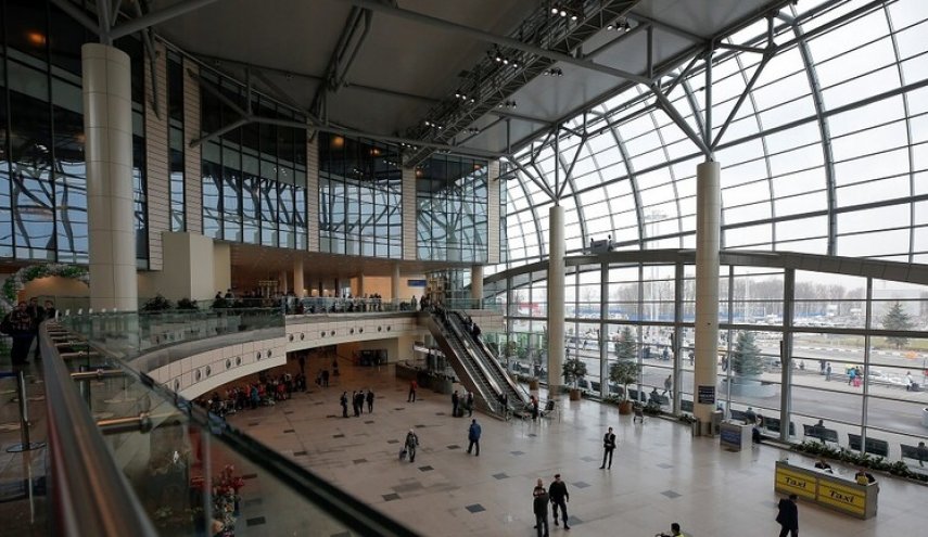الإعلام العبري: توقيف عشرات الإسرائيليين في مطار بموسكو