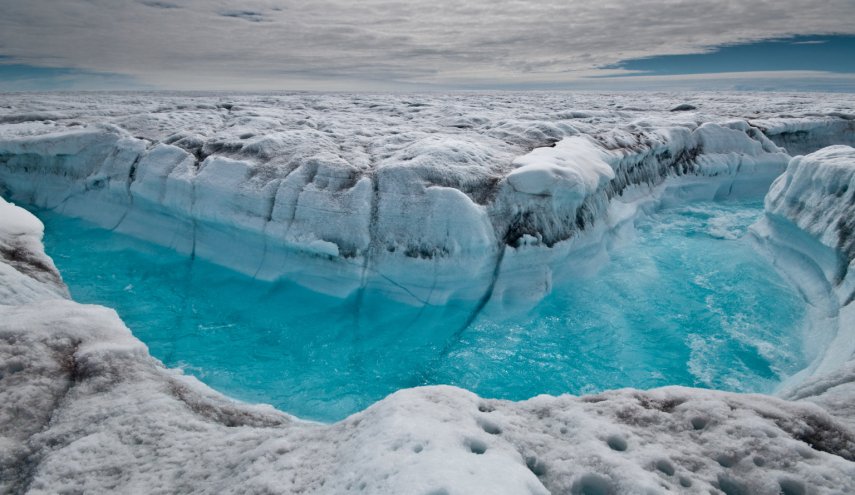علماء يعثرون على 'النهر المظلم' تحت جليد غرينلاند