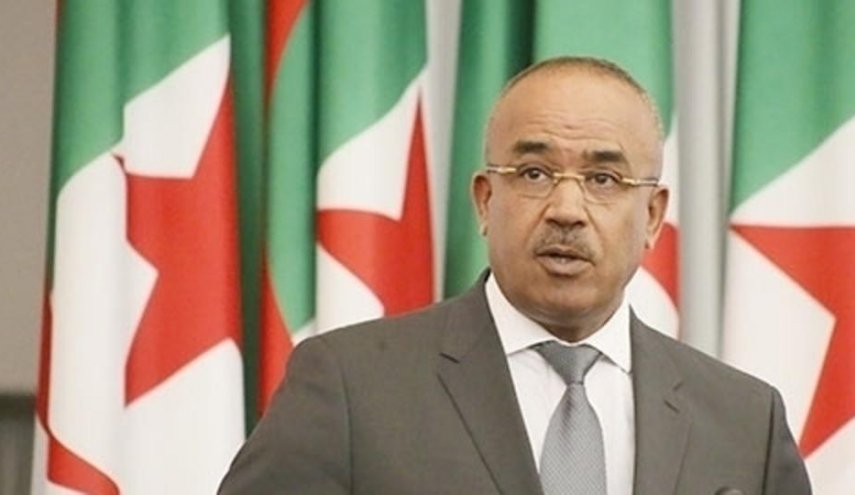 نخست وزیر الجزایر استعفا داد