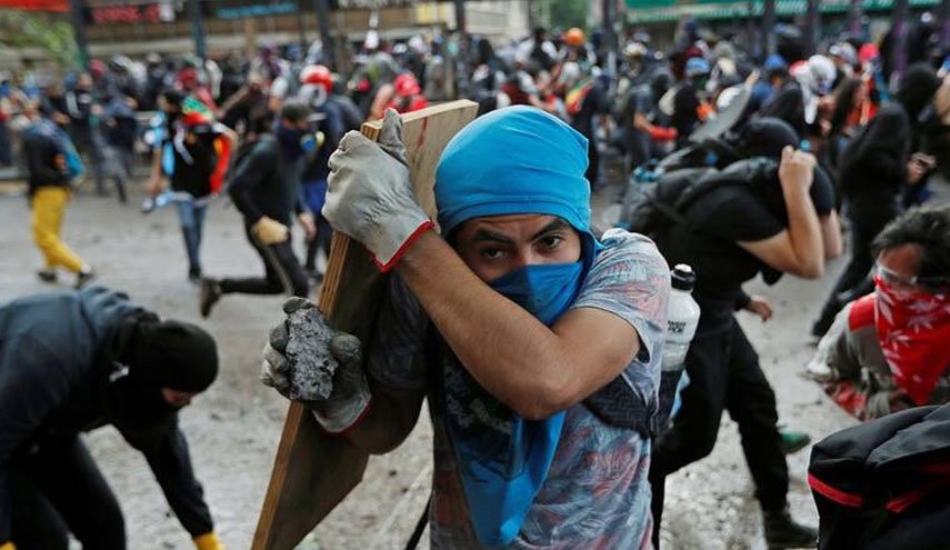 ناآرامی‌های شیلی تاکنون ۳۵۵۷ زخمی برجا گذاشته است