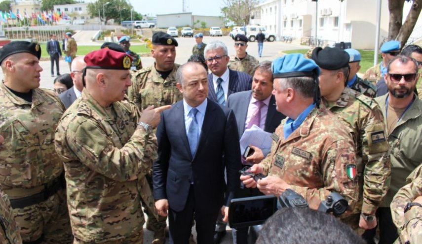 وزير الدفاع اللبناني يستنكر الاعتداء الاسرائيلي على سوريا